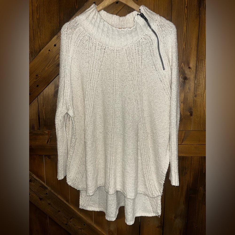 Free People Cream Poncho Sweater  Women's M/L Cream Side Slits Shoulder Zip